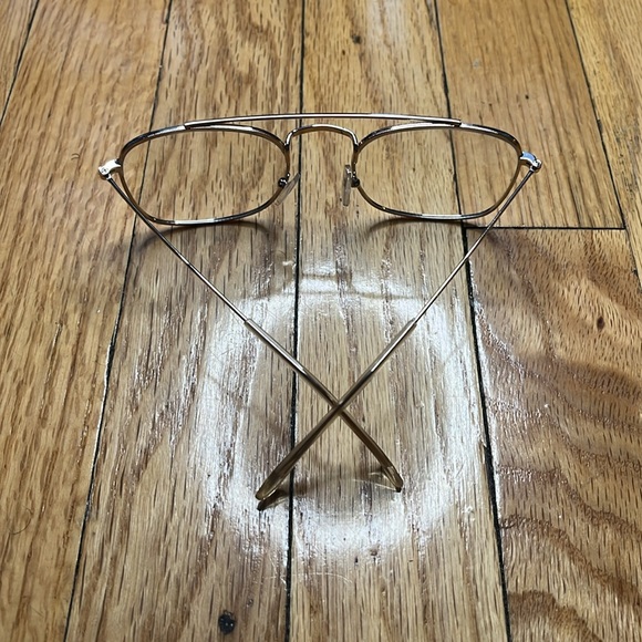 Gold clear aviators 😍😍🔥🔥 - Picture 3 of 3